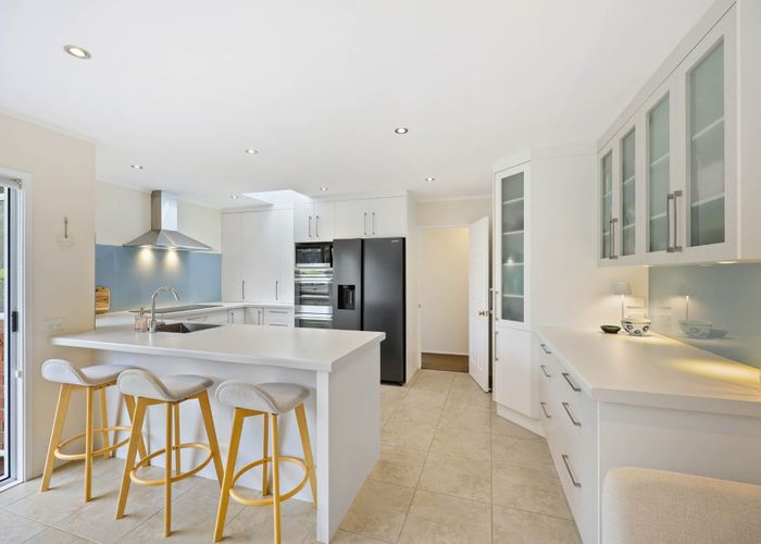  at 6 Camira Place, Botany Downs, Manukau City, Auckland