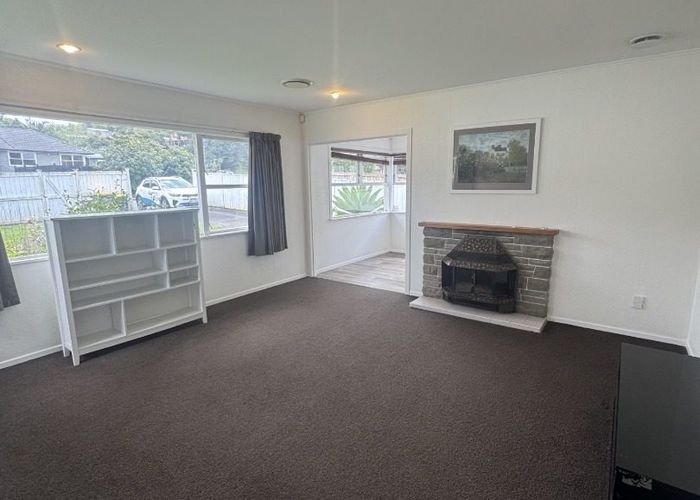  at 43  Hilling St, Titirangi, Waitakere City, Auckland