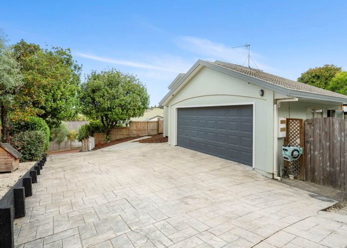  at 17 Godwin Court, Unsworth Heights, North Shore City, Auckland