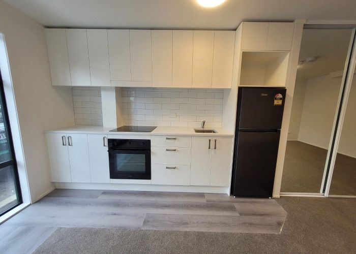  at 2/12 Nikau St, Eden Terrace, Auckland City, Auckland
