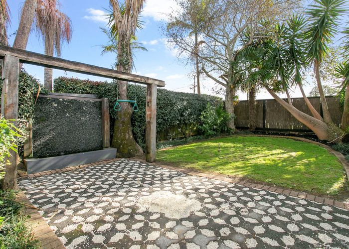  at 132 Meadowbank Road, Meadowbank, Auckland