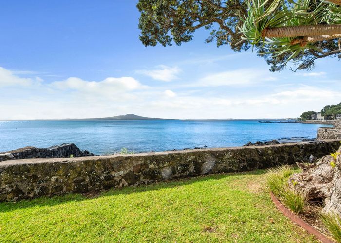  at 2/259 Hurstmere Road, Takapuna, North Shore City, Auckland