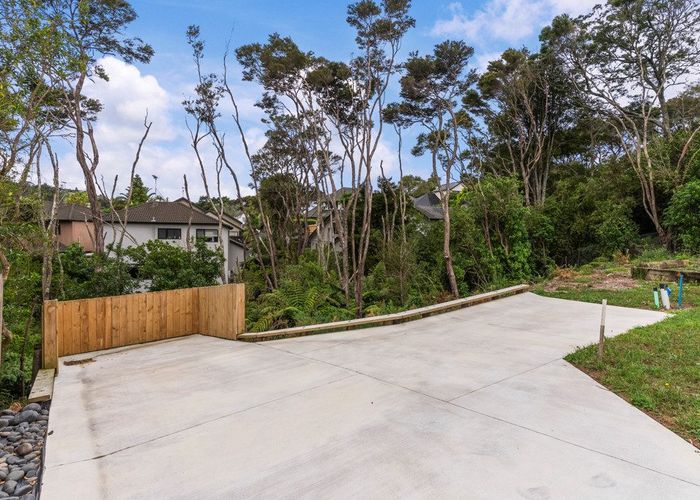  at 21A Chedworth Drive, Glenfield, North Shore City, Auckland