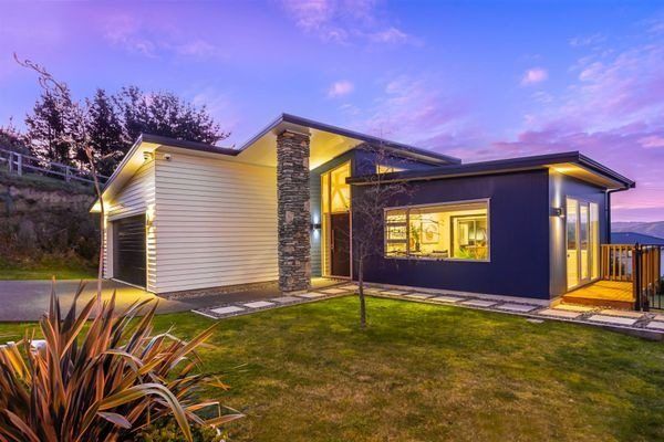  at 20 Madeira Close, Whitby, Porirua