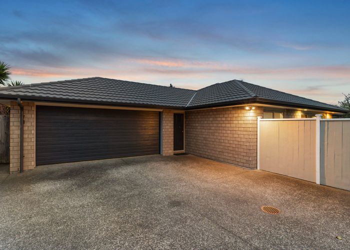  at 12a Kervil Avenue, Te Atatu Peninsula, Waitakere City, Auckland