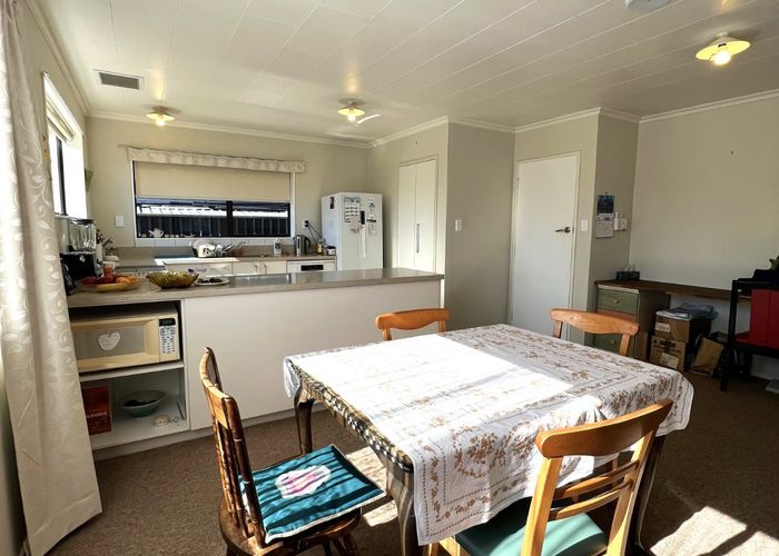  at 8 Selbourne Avenue, Richmond