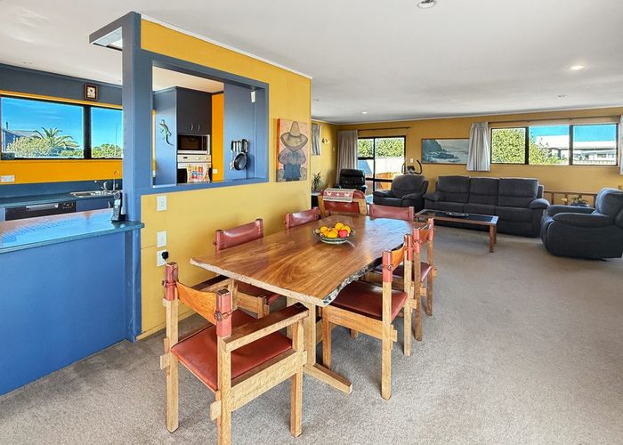  at 2/298 Ocean Road, Ohope, Whakatane, Bay Of Plenty
