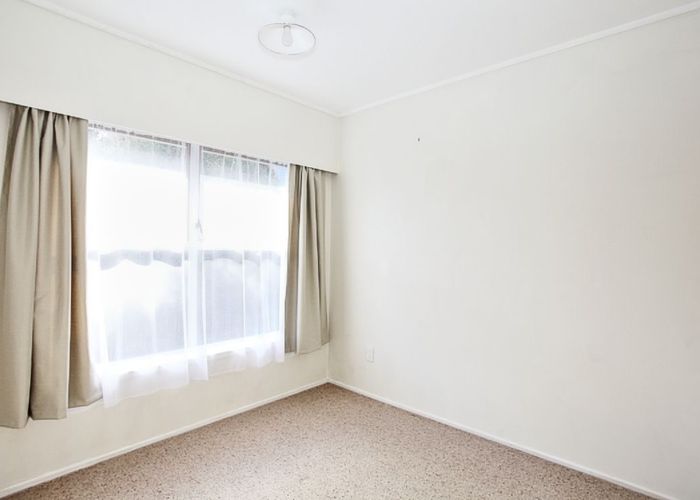  at 2/85A Target Road, Totara Vale, North Shore City, Auckland