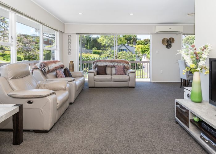  at 14 Pickwick Parade, Mellons Bay, Auckland