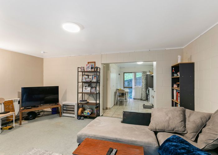  at 2/273 Grounsell Crescent, Belmont, Lower Hutt