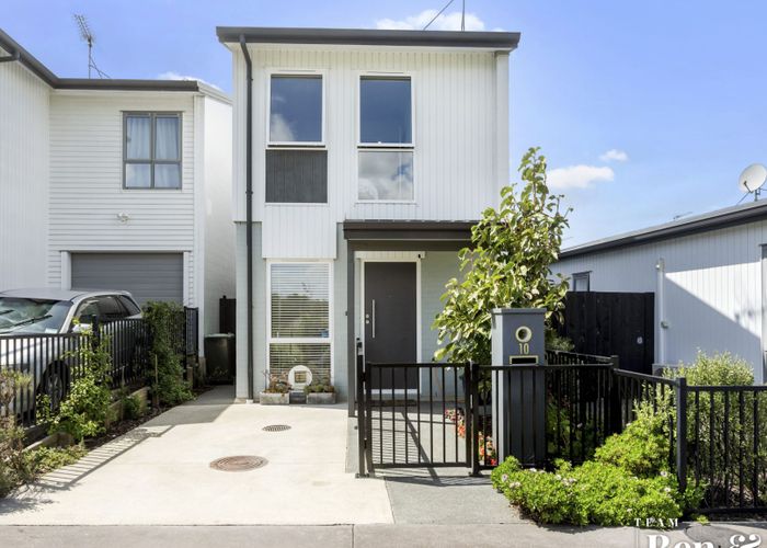  at 10 Manea Lane, Glen Innes, Auckland