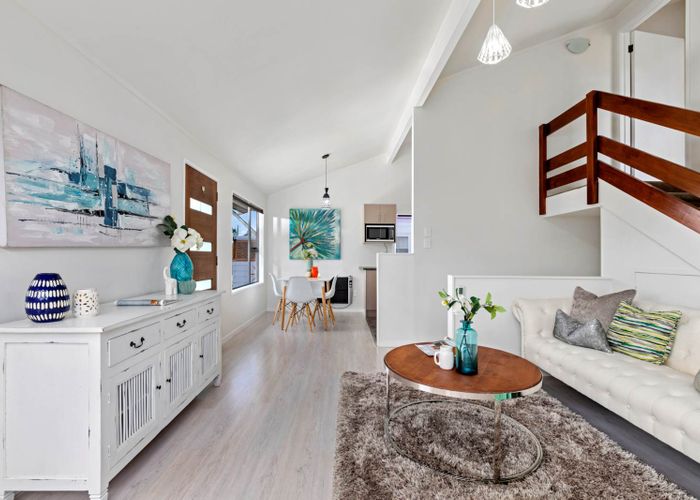 at 2/0 Glenvar Road, Torbay, Auckland