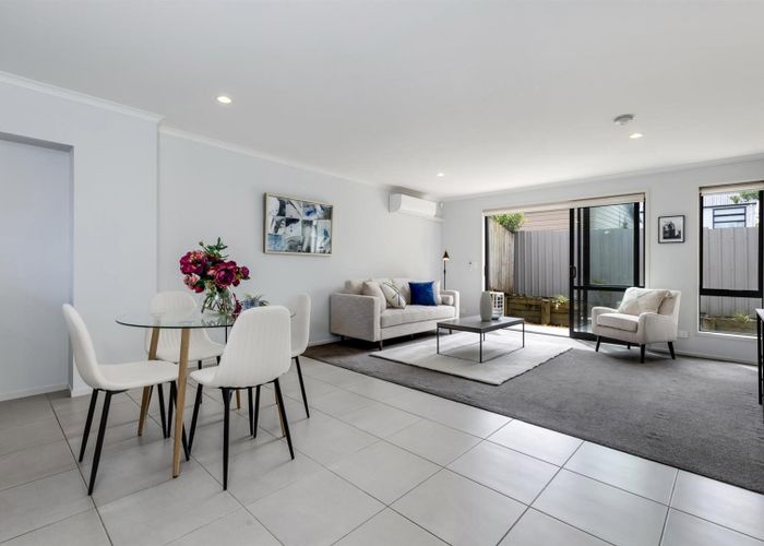  at 8 Akeake Lane, Manurewa, Auckland