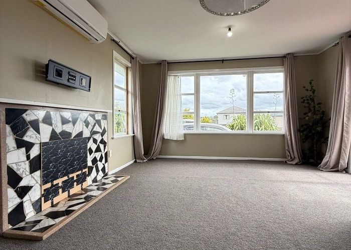  at 52 Seymour Road, Sunnyvale, Waitakere City, Auckland