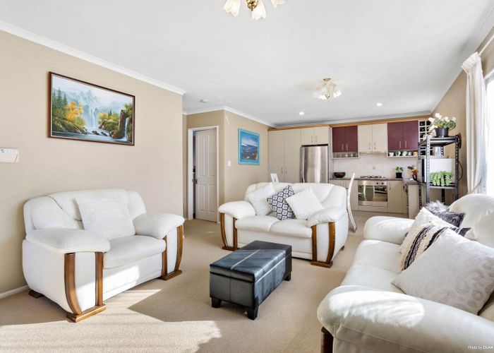  at 2/18 Maidstone Place, Oteha, North Shore City, Auckland