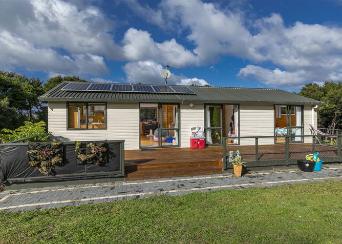  at 121 Elmore Road, Albany