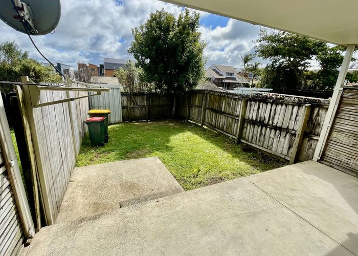  at 6/242 Great North Road, Henderson, Waitakere City, Auckland
