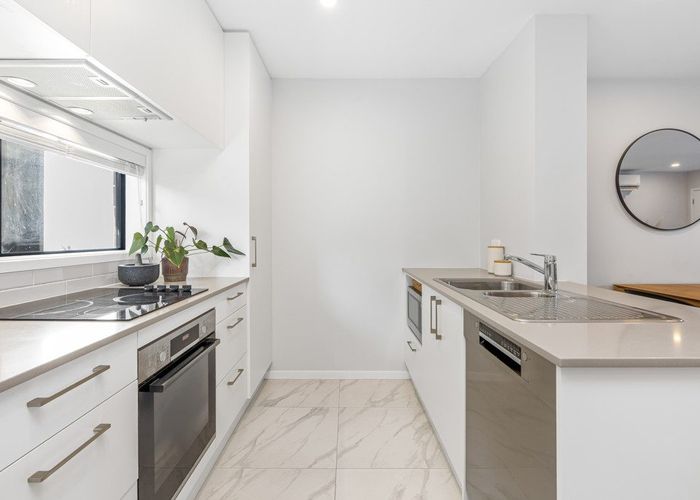  at 8/3 Fairdale Place, Birkdale, North Shore City, Auckland