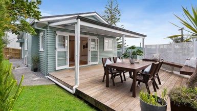  at 85 Awaroa Road, Sunnyvale, Auckland
