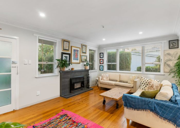  at 20 Royal View Road, Te Atatu South, Auckland