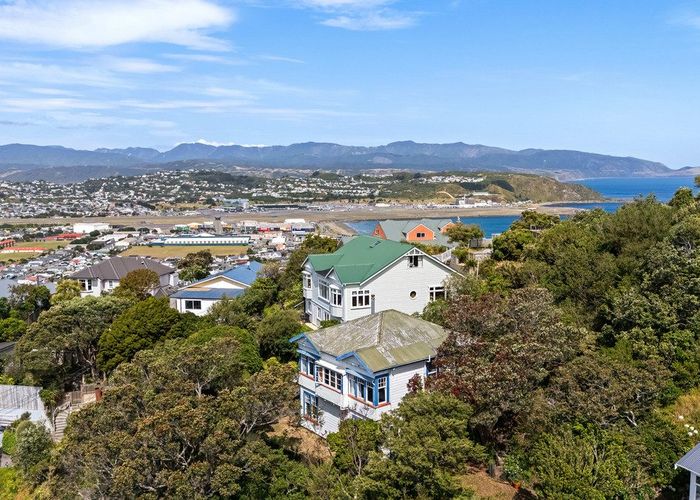  at 25 Sutherland Crescent, Melrose, Wellington, Wellington