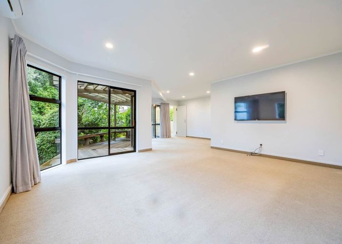  at 2/6 Kingshaven Close, Mount Roskill, Auckland City, Auckland