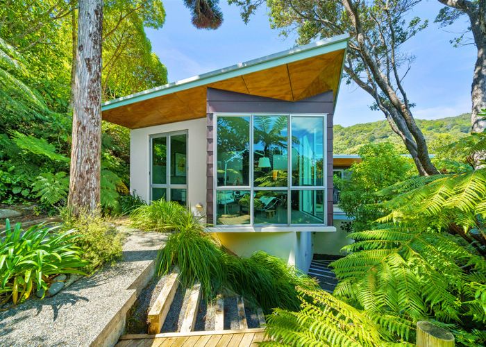  at 19 Dillon Street, Lowry Bay, Lower Hutt