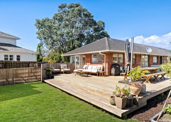  at 4/236 Lake Road, Hauraki, North Shore City, Auckland