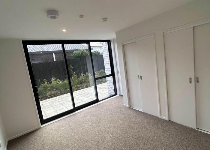  at 2/16 Treasure Lane, Te Atatu South, Waitakere City, Auckland