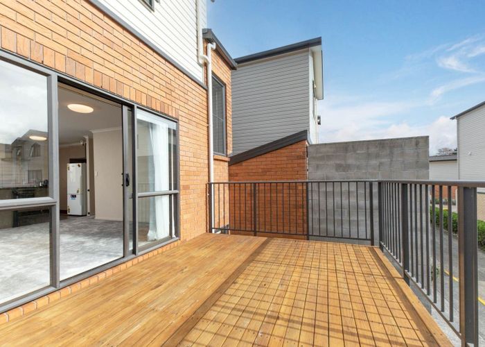  at 21/172 Mcleod Road, Te Atatu South, Auckland