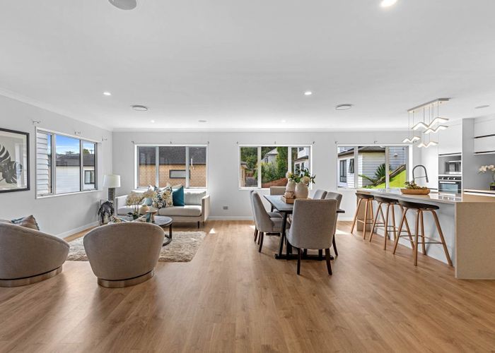  at 81 Lake Road, Northcote, North Shore City, Auckland