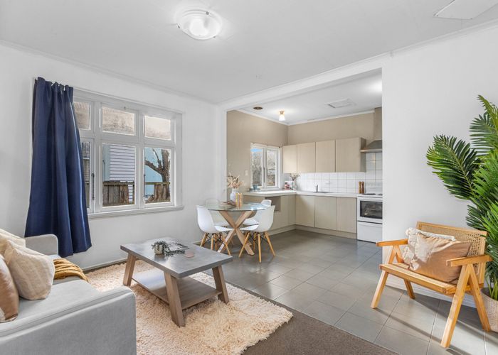  at 1/13 Frederick Street, Waltham, Christchurch City, Canterbury