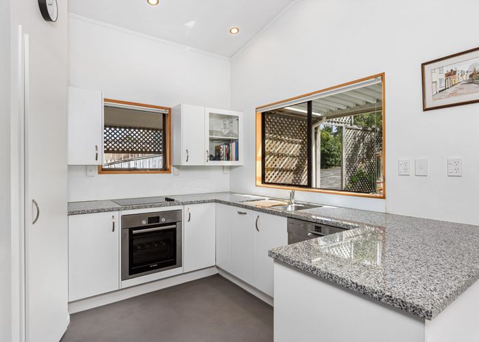  at 1/16 Arran Road, Browns Bay, North Shore City, Auckland