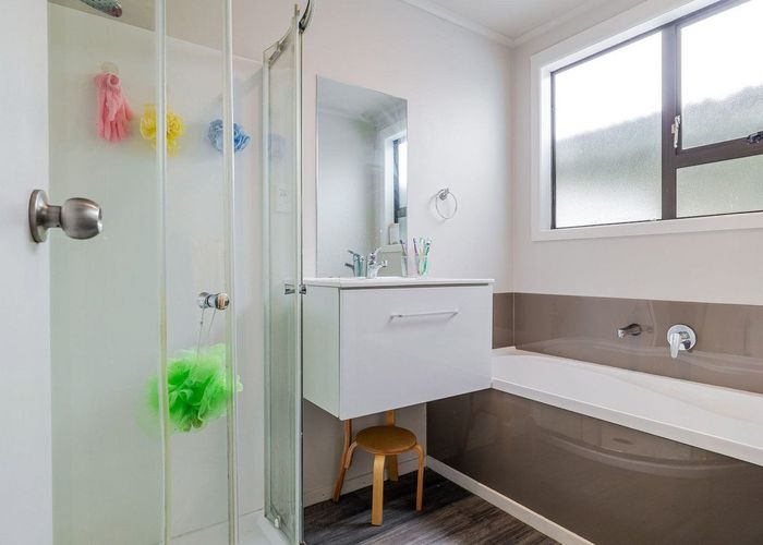  at 24 Drake Street, Awapuni, Palmerston North, Manawatu / Whanganui