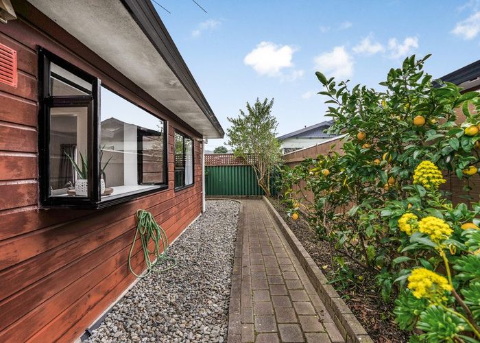  at 2/37 Bauchop Road, Waterloo, Lower Hutt