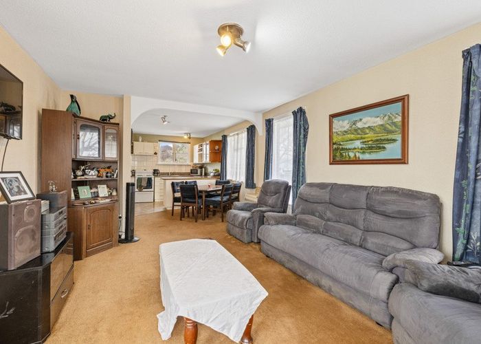  at 413 Linwood Avenue, Bromley, Christchurch