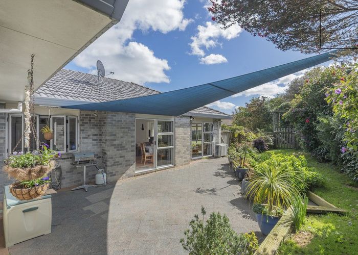  at 27 Trossach Place, Wattle Downs, Manukau City, Auckland