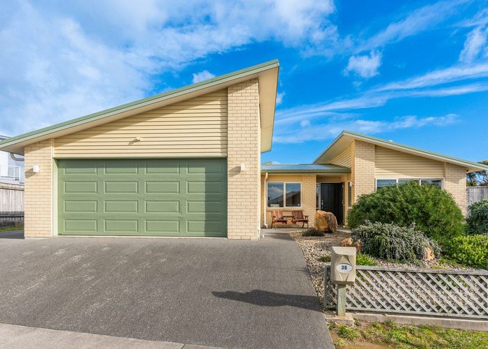  at 36 Pharazyn Avenue, Waikanae Beach, Waikanae