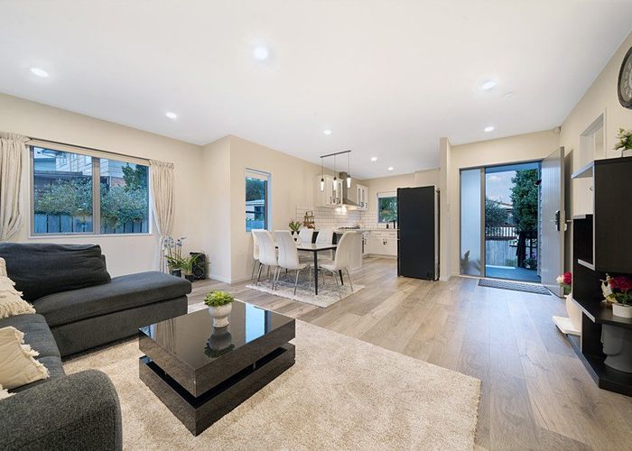  at 15C Reynella Drive, Massey, Waitakere City, Auckland