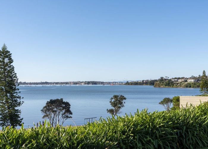  at 32 Bramley Drive, Farm Cove, Auckland