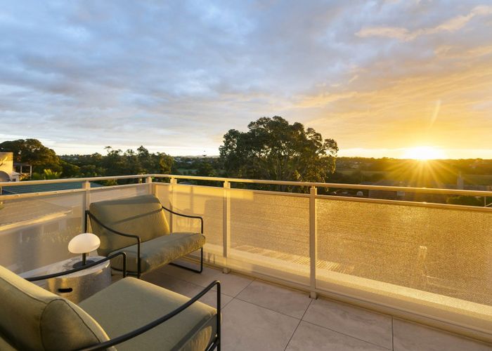  at 2A Winsomere Crescent, Westmere, Auckland City, Auckland