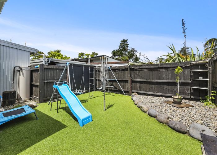  at 2/176 Henderson Valley Road, Henderson Valley, Waitakere City, Auckland