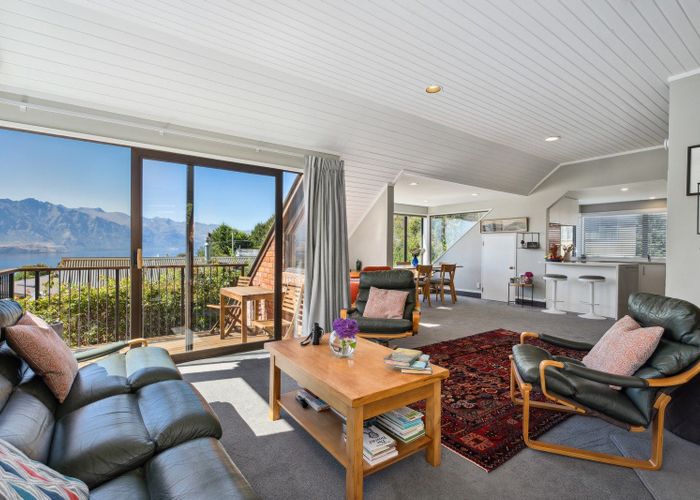  at 7 Wynyard Crescent, Fernhill, Queenstown