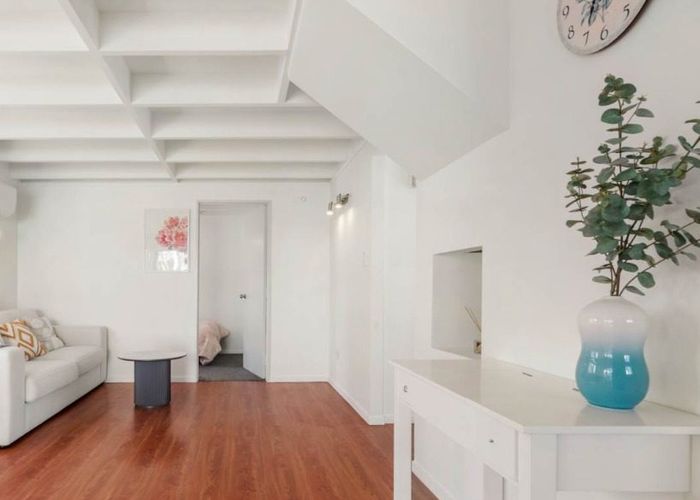  at 2/2 Blockhouse Bay Road, Avondale, Auckland