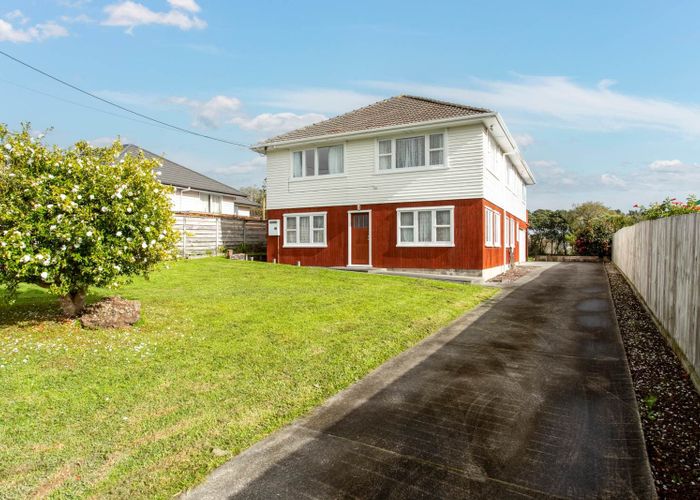  at 922 East Coast Road, Browns Bay, North Shore City, Auckland
