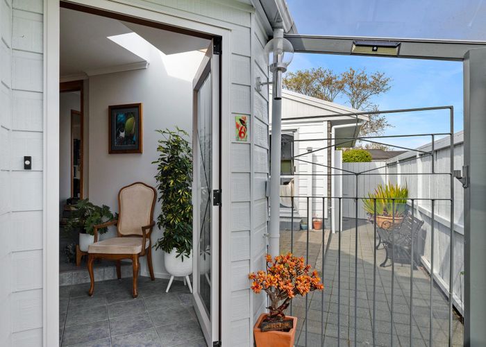  at 6 Argyle Place, Highlands Park, New Plymouth