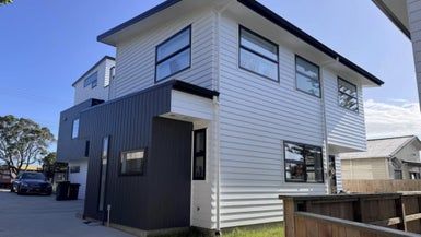  at 2/71 West Coast Road, Glen Eden, Auckland