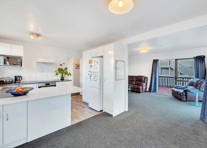  at 206 Solar Road, Glen Eden, Auckland