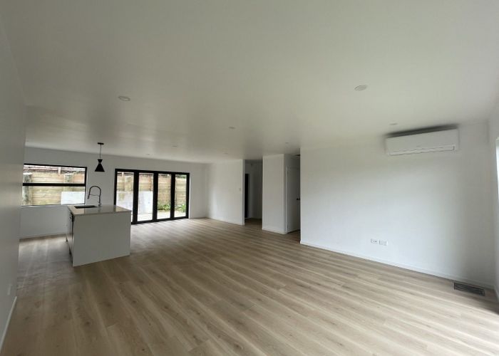  at 103 Rangeview Road, Sunnyvale, Auckland