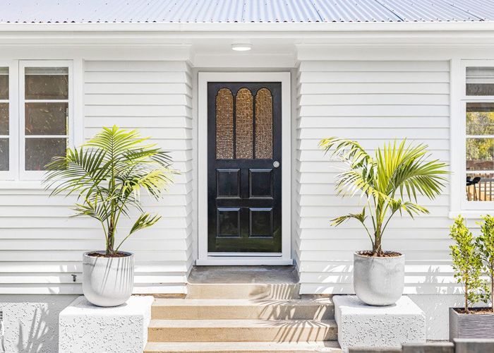  at 14 Belmont Terrace, Milford, North Shore City, Auckland